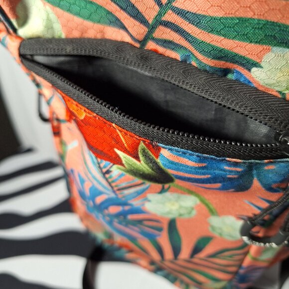 Vibedration Hydration Backpack w/o bladder - Tropical Floral - Used
